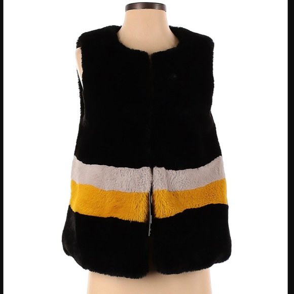 Shaci Faux Fur Vest - Picture 2 of 3